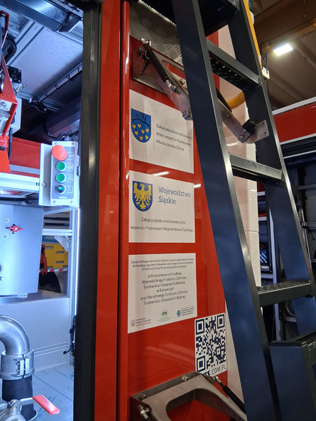 Tył samochodu ratowniczo-gaśniczego