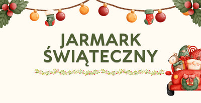 Grafika ze świątecznymi elementami. W górnych rogach zielone liście z czerwonymi owocami wielkości grochu Po środku łańcuch z bombkami w kolorze czerwonym i żółtym oraz świąteczne skarpety. W prawym dolnym rogu czerwony samochód z Mikołajem, reniferem i schowanym elfem. Na samochodzie z przodu wieniec świąteczny.