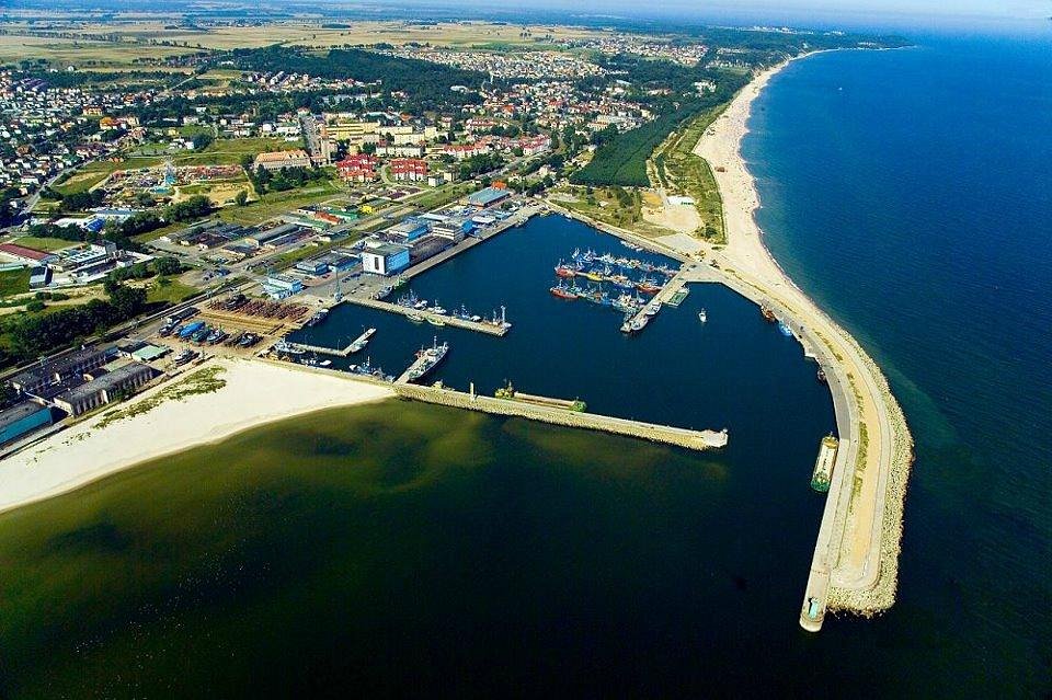 Zdjęcie wybrzeża we Władysławowie z lotu ptaka
