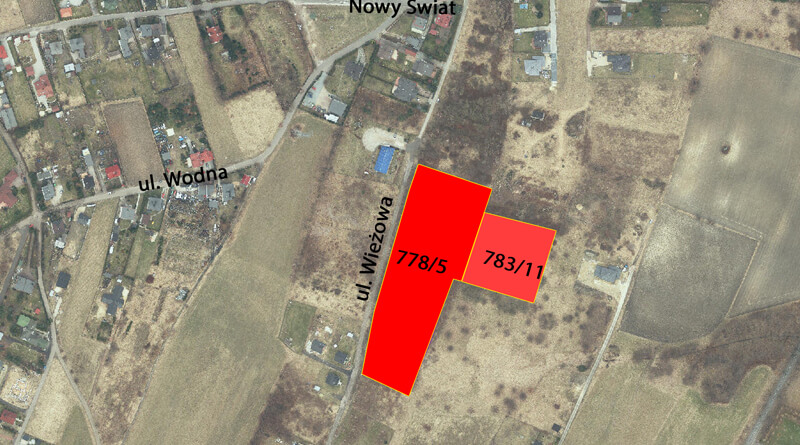 Zdjęcie przedstawia działkę, przeznaczoną na sprzedaż, znajdującą się przy ulicy Wieżowej